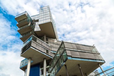 Hannover'da modern gökdelen