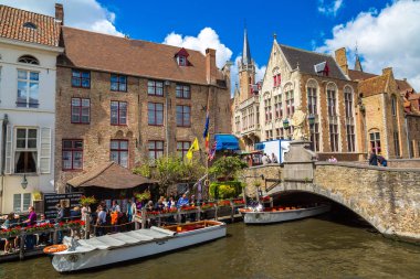 Bruges kanalda teknede turizm