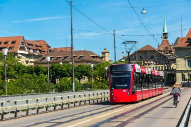 Modern şehir tramvay Bern