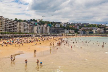  San Sebastian La Concha beach