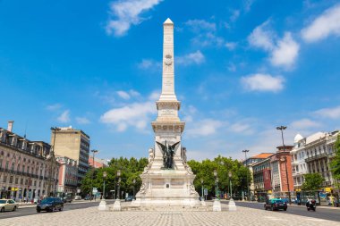 Restoratör üzerinde Restauradores Meydanı anıt