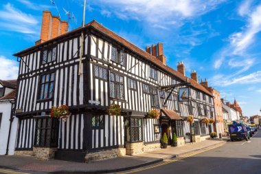 Stratford yarı ahşap evde