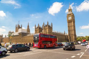 Westminster Bridge ve kırmızı Çift katlı otobüs