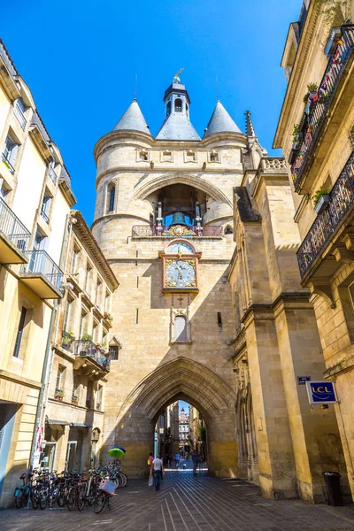 Bell tower gate i Bordeaux — Stockfoto