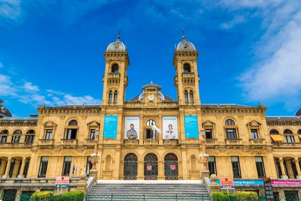 City hall в Сан-Себастьян — стокове фото
