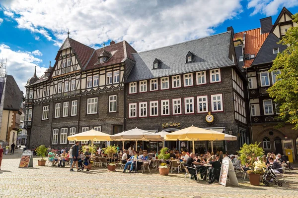 Piazza principale e strada storica a Goslar — Foto Stock