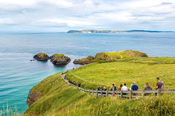 Weg zur Seilbrücke in Nordirland — Stockfoto