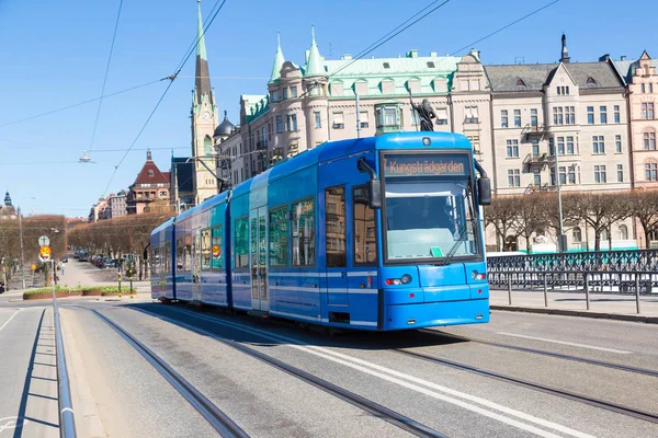 Moderní tramvaj v Stockholmu — Stock fotografie