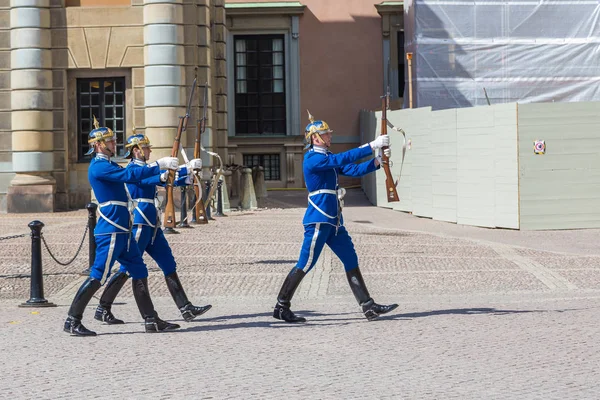 Королевская стража в Стокгольме — стоковое фото