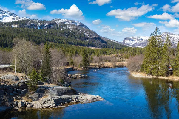 Panorama van de rivier in Noorwegen — Stockfoto