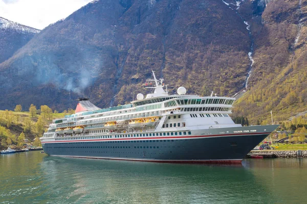 Cruise ship in Norway — Stock Photo, Image