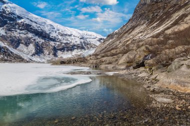 Norveç'te Nigardsbreen Buzulu