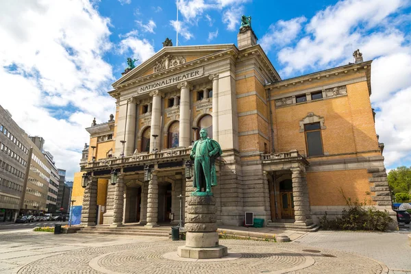 Národní divadlo v Oslu v Norsku — Stock fotografie