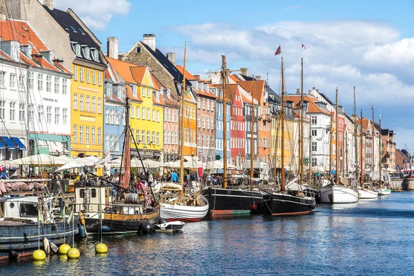 Район Нюхавн та забезпечує в Копенгагені — стокове фото