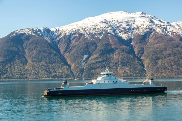 Navio de ferry na Noruega — Fotografia de Stock