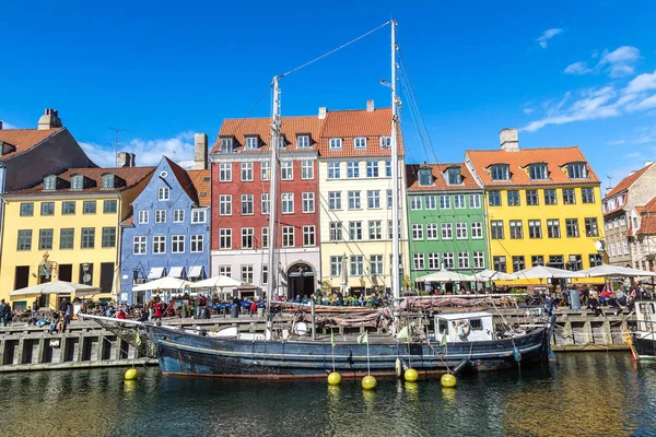 Nyhavn in Kopenhagen district — Stockfoto