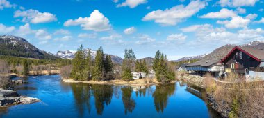 Norveç'te Nehri Panoraması