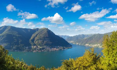 İtalya Como Gölü'nün panoramik görünüm