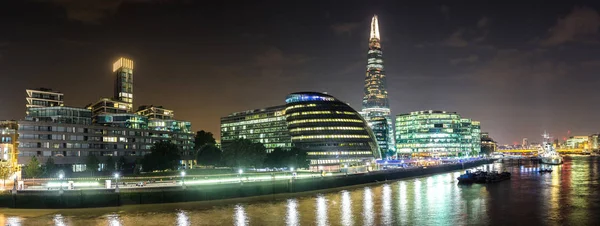 The Shard à Londres la nuit — Photo