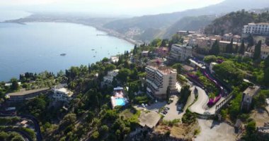 Şehir Adası Sicilya üzerinde Taormina plajları