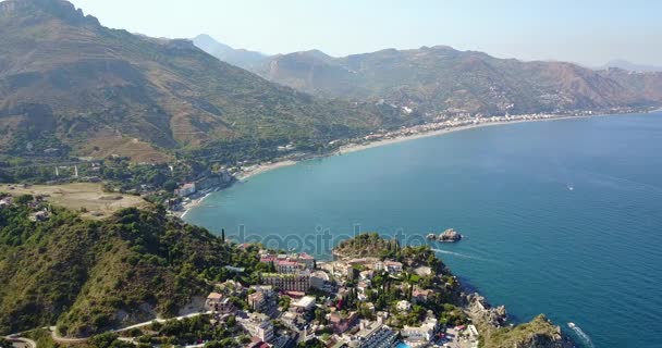 Plaże w mieście Taormina na wyspie Sycylii — Wideo stockowe