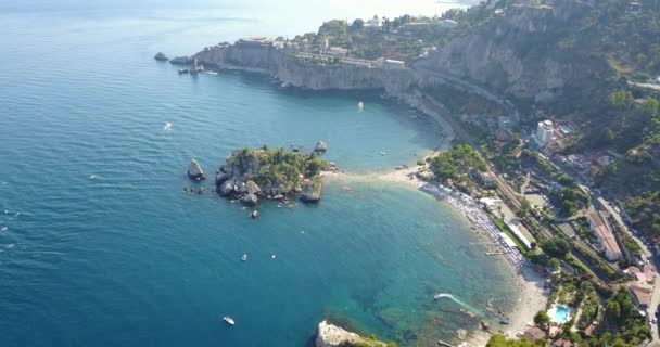 Playas de la ciudad Taormina en la isla Sicilia — Vídeo de stock