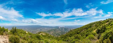 Güzel Montserrat Dağları