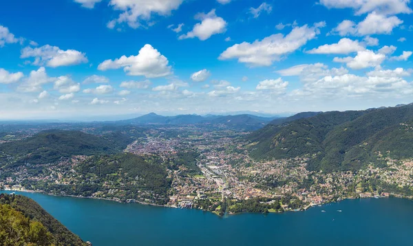 İtalya Como Gölü'nün panoramik görünüm