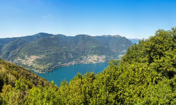 Vista panorâmica do lago Como na Itália — Fotografia de Stock