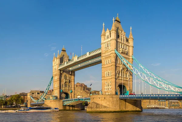 Londra 'daki kule köprüsü