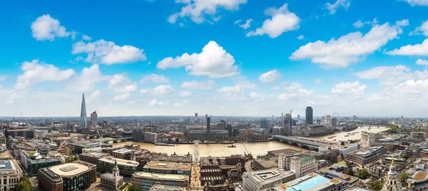 Londra ve gökdelen "Shard" — Stok fotoğraf