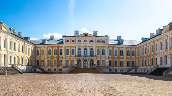 süslü Rundale Sarayı