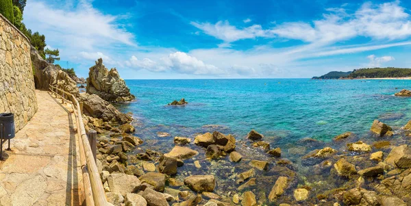 Rocas en la costa de Lloret de Mar — Foto de Stock
