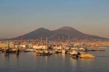 Napoli ve Vezüv Yanardağı