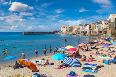 Cefalu Sicilya Sandy beach