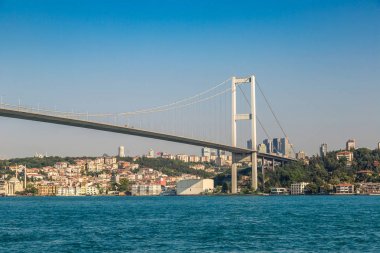 Istanbul'da Boğaziçi Köprüsü