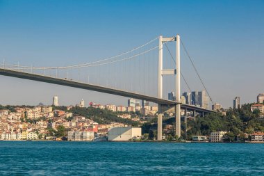 Istanbul'da Boğaziçi Köprüsü