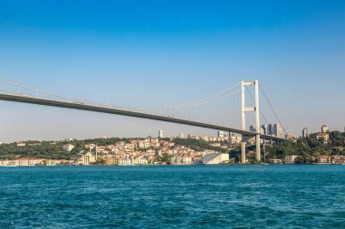 Istanbul'da Boğaziçi Köprüsü