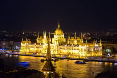 Gece Budapeşte panoramik manzaraya