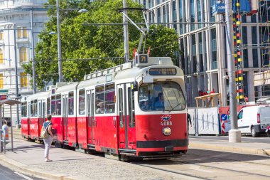 Viyana'da elektrikli tramvay