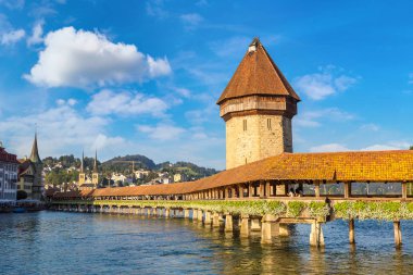 Ünlü Şapel köprüden Lucerne içinde