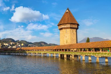 Ünlü Şapel köprüden Lucerne içinde