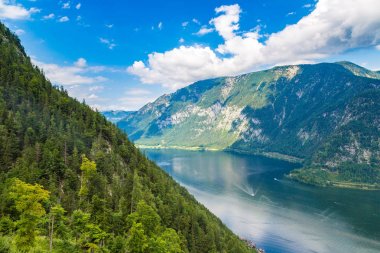 Alpler ve göl Avusturya Hallstatt