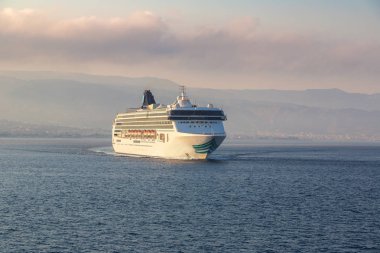 İtalya 'da yolcu gemisi