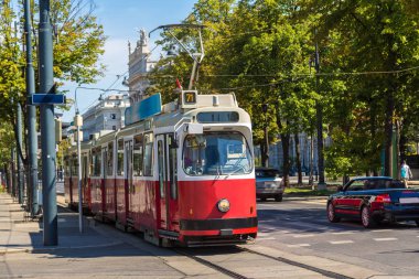 Viyana'da elektrikli tramvay