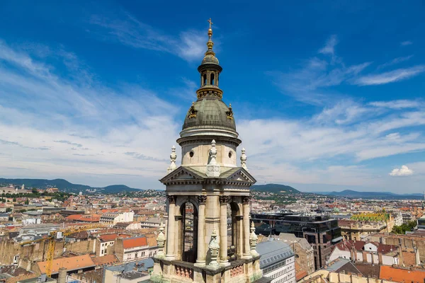 Budapest och St Stephen basilikan — Stockfoto