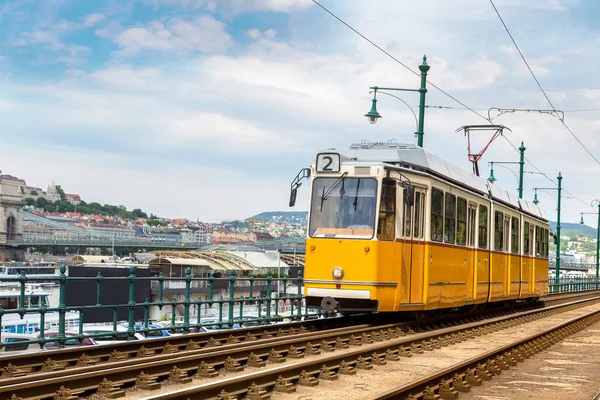在布达佩斯的复古电车 — 图库照片