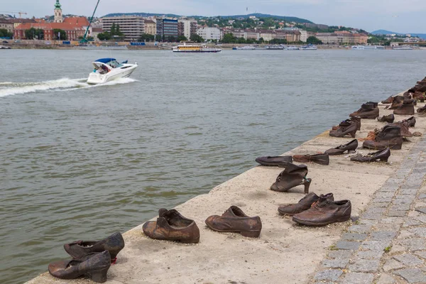 Shoes monument  in Budapest — Stock Photo, Image