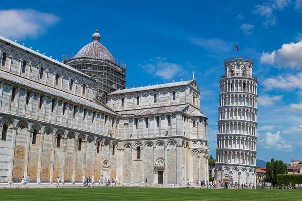 Leaning tower in Pisa — Stock Photo, Image