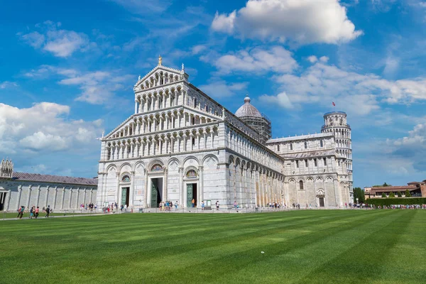 Torre inclinada en Pisa — Foto de Stock